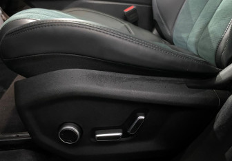 Подержанный автомобиль Geely Monjaro 2023 года (18 фото)