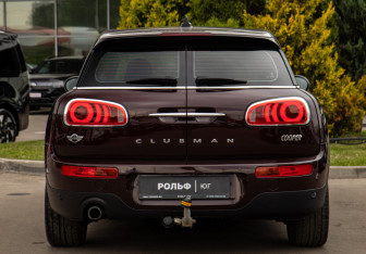 Подержанный автомобиль MINI Clubman Wagon 2017 года (25 фото)