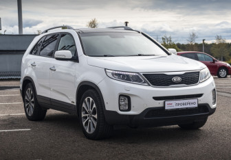 Подержанный автомобиль Kia Sorento 2013 года (3 фото)