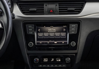 Подержанный автомобиль Skoda Rapid Liftback 2019 года (17 фото)