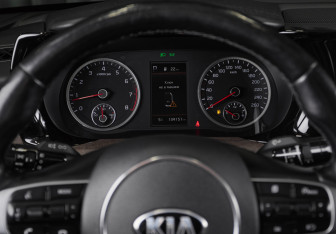 Подержанный автомобиль Kia K5 2021 года (14 фото)