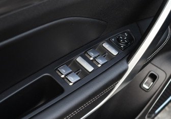 Подержанный автомобиль Geely Atlas Pro 2024 года (17 фото)