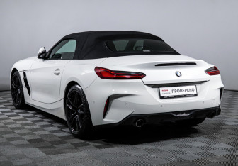 Подержанный автомобиль BMW Z4 Roadster 2021 года (7 фото)