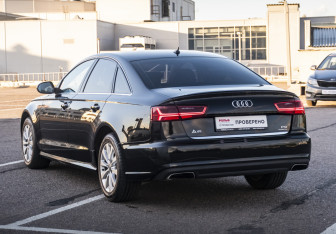 Подержанный автомобиль Audi A6 Sedan 2015 года (7 фото)