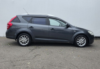 Подержанный автомобиль Kia Ceed Wagon 2008 года (4 фото)