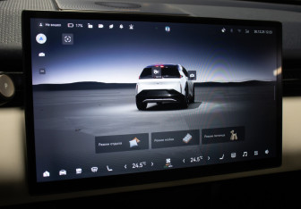 Подержанный автомобиль Zeekr X 2023 года (22 фото)