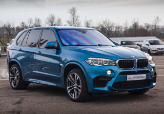 Подержанный автомобиль BMW X5 M 2016 года (5 фото)