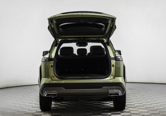 Подержанный автомобиль Jaecoo J7 2024 года (18 фото)