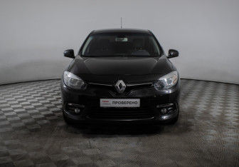 Подержанный автомобиль Renault Fluence 2013 года (2 фото)