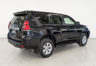 Подержанный автомобиль Toyota Land Cruiser Prado 2021 года (5 фото)