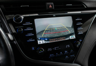 Подержанный автомобиль Toyota Camry Sedan 2019 года (16 фото)