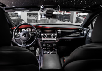 Подержанный автомобиль Rolls-Royce Wraith 2018 года (21 фото)