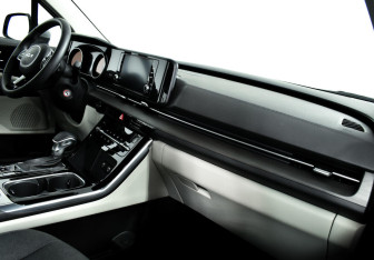 Подержанный автомобиль Kia Carnival 2022 года (9 фото)