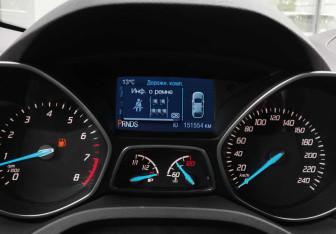 Подержанный автомобиль Ford Kuga 2014 года (12 фото)