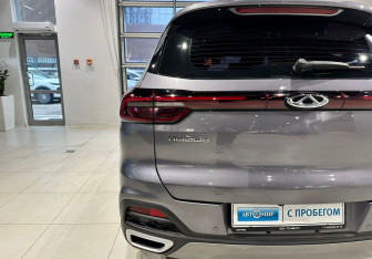 Подержанный автомобиль Chery Tiggo 8 2023 года (9 фото)