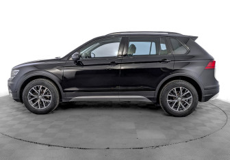 Подержанный автомобиль Volkswagen Tiguan 2019 года (8 фото)