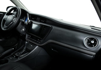 Подержанный автомобиль Toyota Corolla Sedan 2018 года (9 фото)