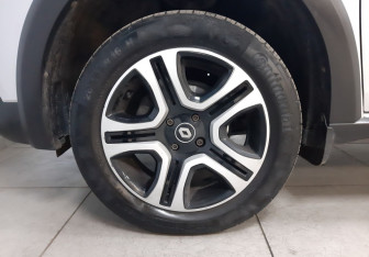 Подержанный автомобиль Renault Sandero 2020 года (9 фото)