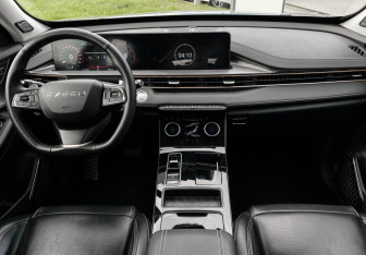Подержанный автомобиль Exeed LX 2023 года (12 фото)