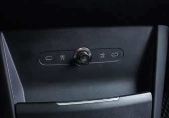 Подержанный автомобиль Zeekr X 2023 года (26 фото)