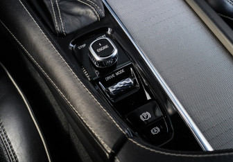 Подержанный автомобиль Volvo XC90 2016 года (20 фото)