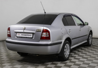Подержанный автомобиль Skoda Octavia Liftback 2008 года (5 фото)