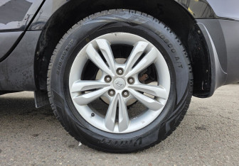 Подержанный автомобиль Hyundai ix35 2013 года (16 фото)