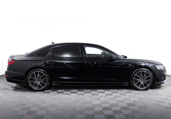Подержанный автомобиль Audi A8 2019 года (4 фото)
