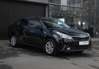 Подержанный автомобиль Kia Rio Sedan 2020 года (3 фото)