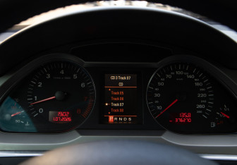 Подержанный автомобиль Audi A6 Sedan 2007 года (9 фото)