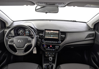 Подержанный автомобиль Hyundai Solaris Sedan 2021 года (14 фото)