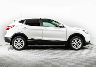 Подержанный автомобиль Nissan Qashqai 2014 года (4 фото)