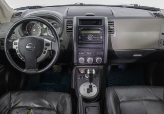 Подержанный автомобиль Nissan X-Trail 2007 года (13 фото)