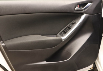 Подержанный автомобиль Mazda CX-5 2012 года (20 фото)