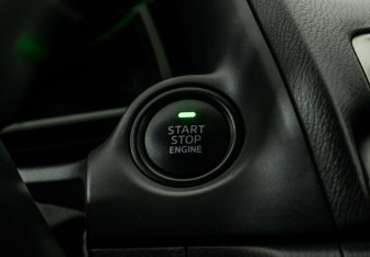 Подержанный автомобиль Mazda 3 Hatchback 2018 года (11 фото)