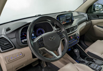 Подержанный автомобиль Hyundai Tucson 2019 года (13 фото)