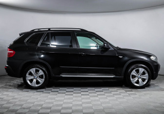 Подержанный автомобиль BMW X5 2009 года (4 фото)