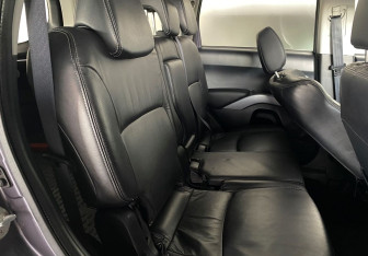 Подержанный автомобиль Mitsubishi Outlander 2007 года (10 фото)