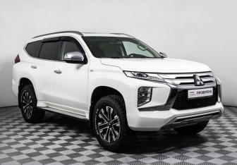 Подержанный автомобиль Mitsubishi Montero Sport 2022 года (3 фото)