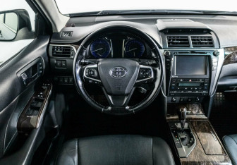 Подержанный автомобиль Toyota Camry Sedan 2015 года (8 фото)