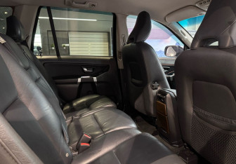 Подержанный автомобиль Volvo XC90 2008 года (11 фото)