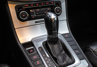 Подержанный автомобиль Volkswagen Passat CC 2011 года (17 фото)