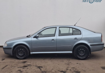 Подержанный автомобиль Skoda Octavia Liftback 2008 года (8 фото)