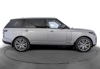 Подержанный автомобиль Land Rover Range Rover 2021 года (4 фото)