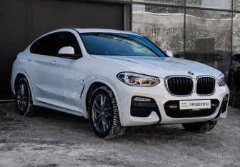 Подержанный автомобиль BMW X4 2018 года (3 фото)