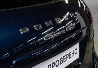 Подержанный автомобиль Porsche Cayenne 2012 года (25 фото)