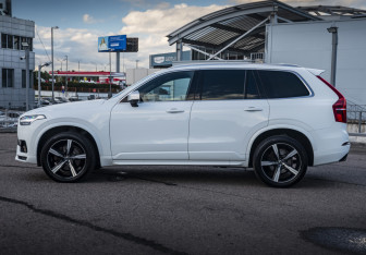 Подержанный автомобиль Volvo XC90 2017 года (8 фото)