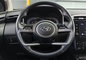 Подержанный автомобиль Hyundai Tucson 2021 года (15 фото)