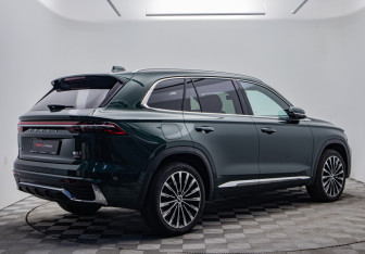 Подержанный автомобиль Geely Monjaro 2024 года (5 фото)