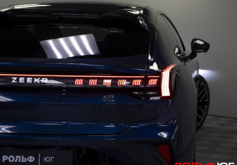 Подержанный автомобиль Zeekr 001 2024 года (30 фото)